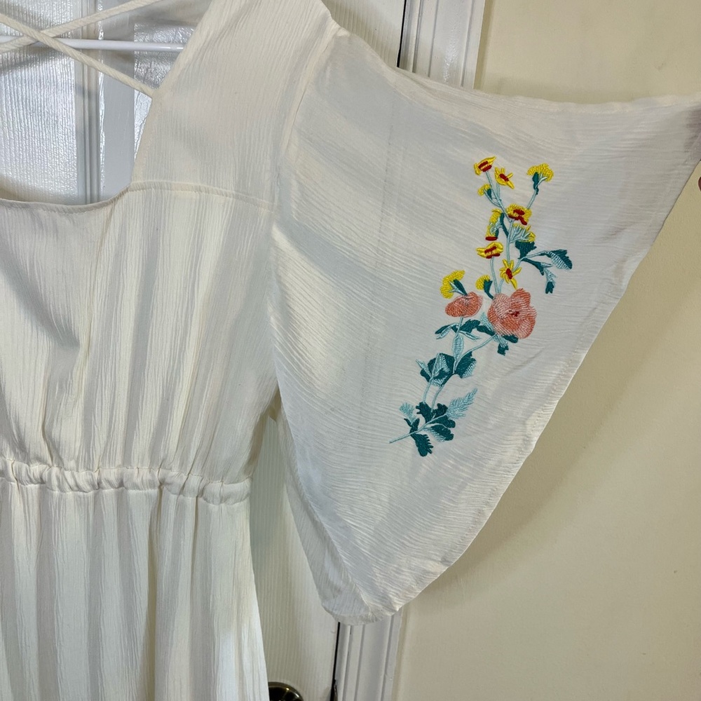Jack by BB Dakota Gwendolyn Dress With Embroidery - Picture 9 of 11
